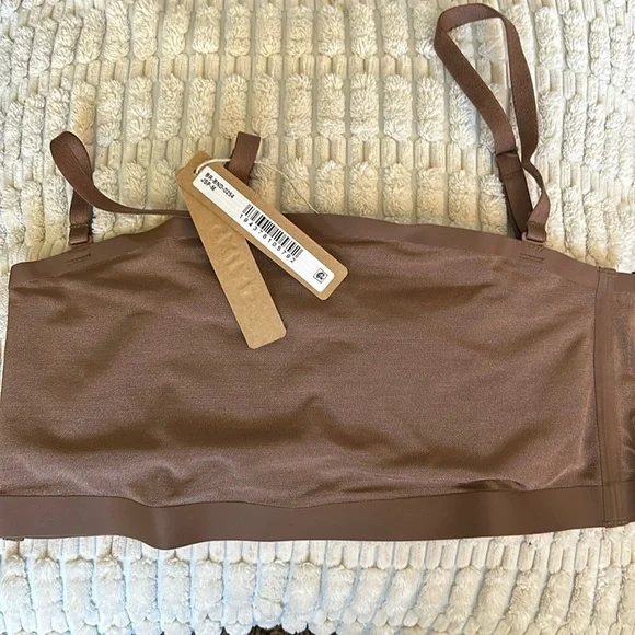 NWT SKIMS SHEER SCULPT BANDEAU IN JASPER - Picture 2 of 3